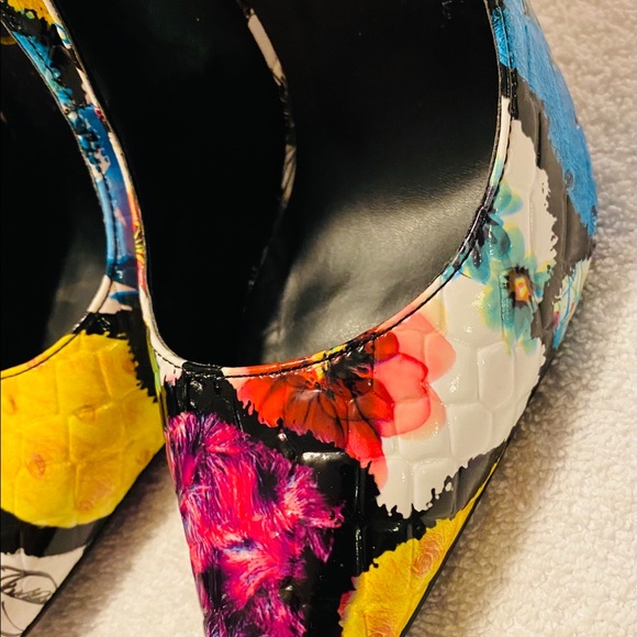 Brand New Super Glamorous Heels By PRIVILEGED - box 32 - Picture 2 of 5